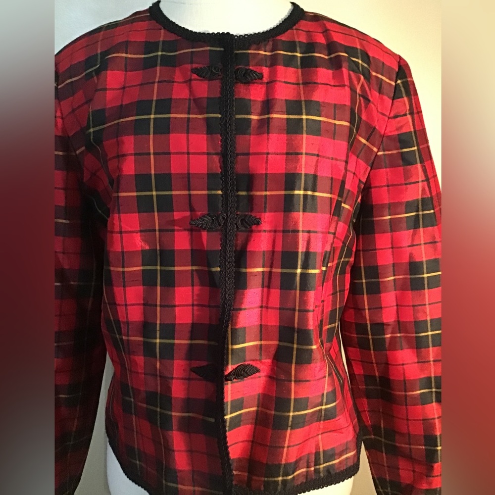 Woman size 14 Maggie L 100% silk jacket